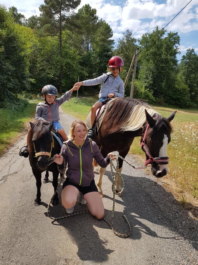 Gite Equestre Domaine Des Crins - Monpazier Capdrot Kültér fotó