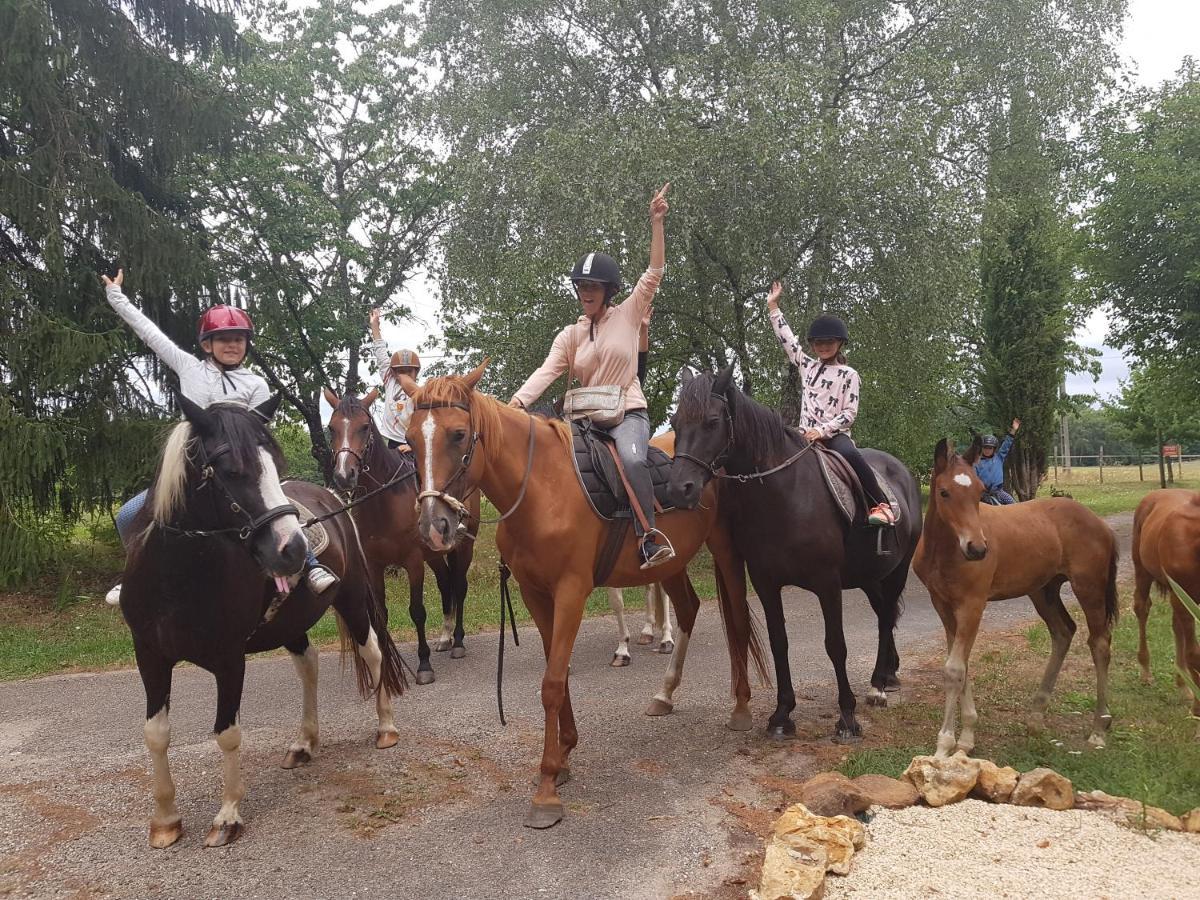 Gite Equestre Domaine Des Crins - Monpazier Capdrot Kültér fotó